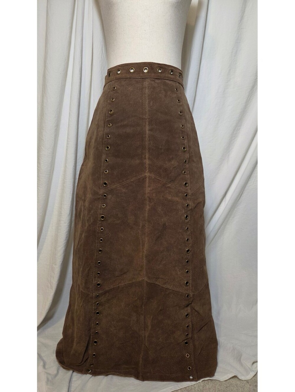 Robert Louis Womens Suede Leather Size M studded Grommet A line Full skirt